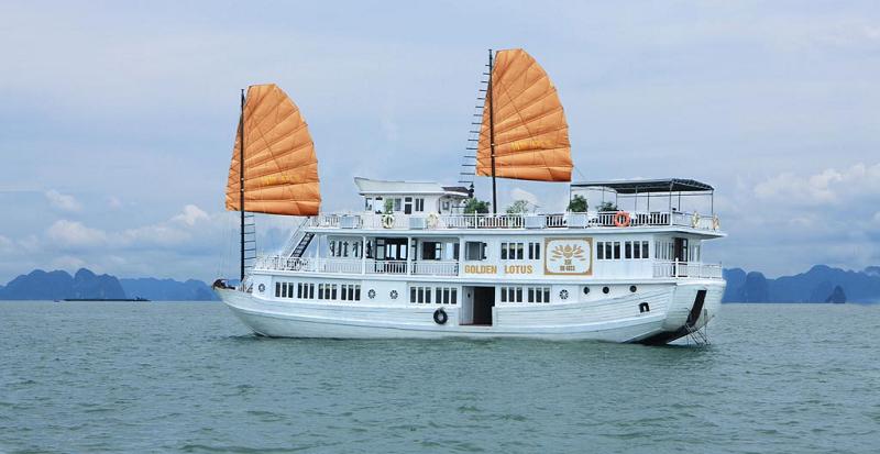 Tận hưởng vẻ đẹp huyền ảo tour du thuyền Hạ Long 2 ngày 1 đêm