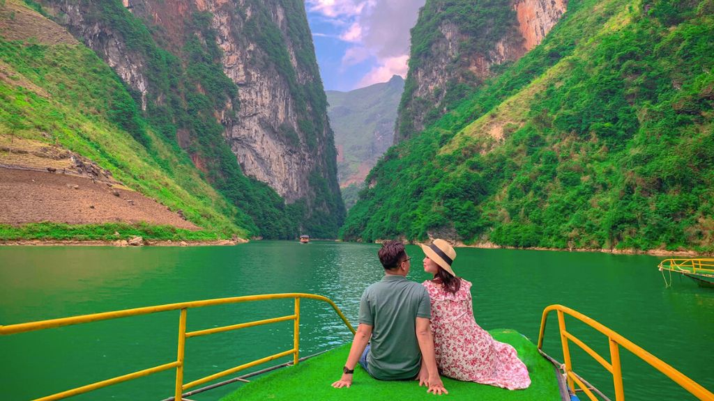 Chinh phục cực Bắc tổ quốc với tour Hà Giang 3 ngày 2 đêm 2 Chinh phục cực Bắc tổ quốc với tour Hà Giang 3 ngày 2 đêm