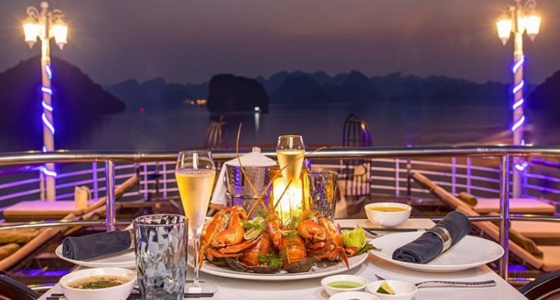 Trải nghiệm ăn tối trên du thuyền Hạ Long sang trọng & lãng mạn