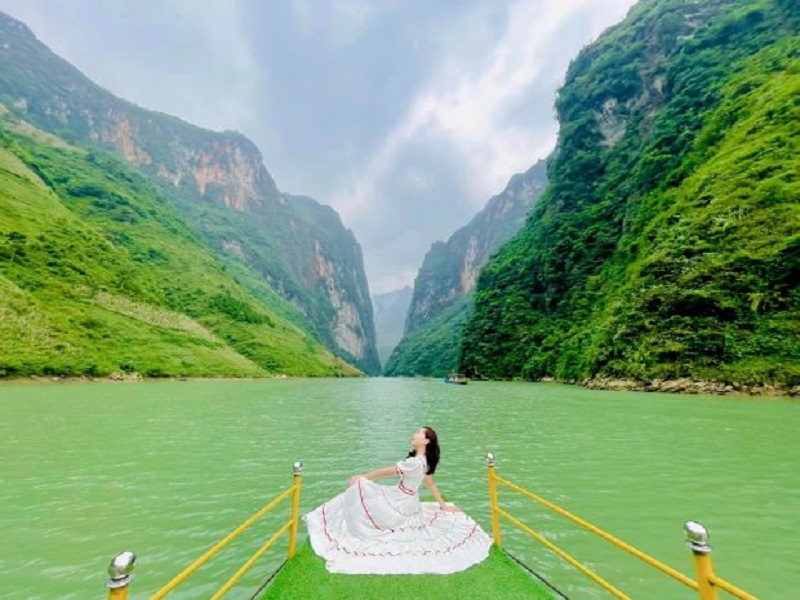 Trải nghiệm tuyệt vời nơi cực Bắc với giá vé thuyền sông Nho Quế hấp dẫn